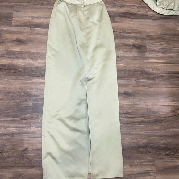 Vintage Floral Embroidered Women's Fancy Dress in Light Green - Picture 6 of 11